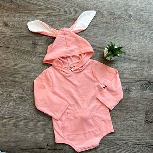 🌸 5/$25!! 🌸 Baby Bunny Bodysuit. Size 90 (12m) 🐰